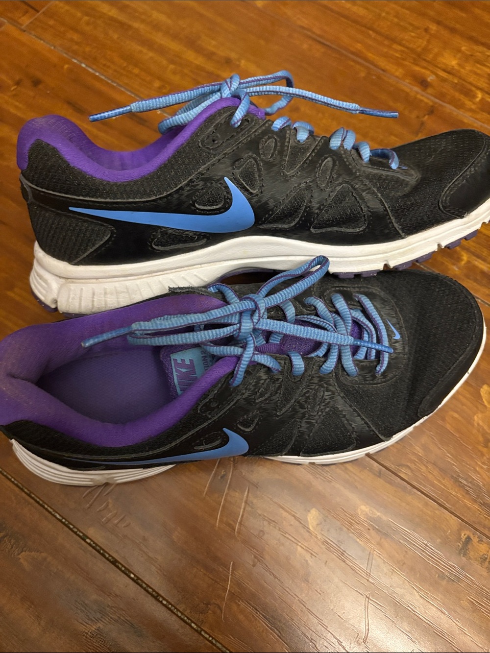 Women's Nike Revolution 2 size 7.5 sneakers
